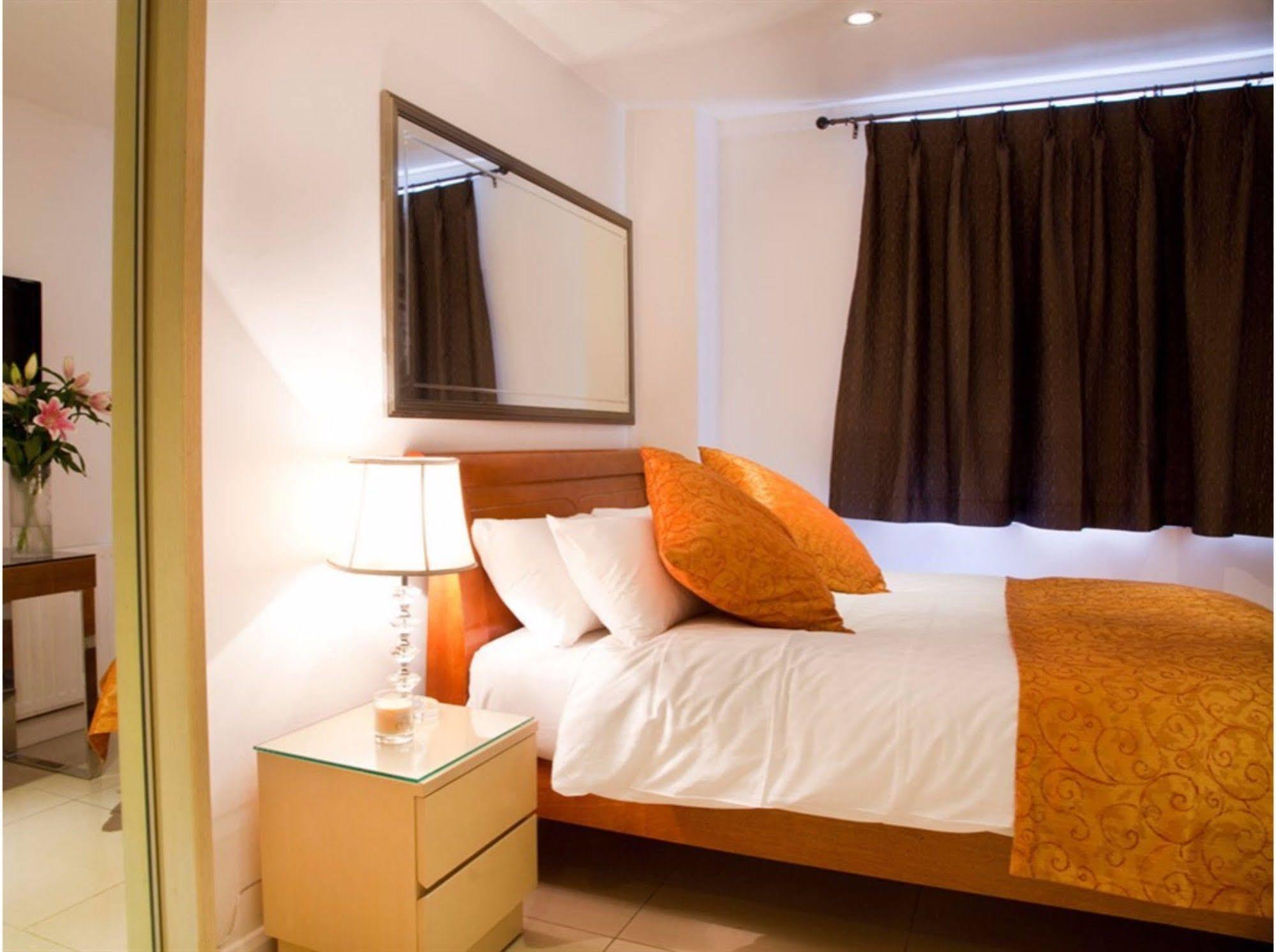City Inn Russell Square London Exterior photo